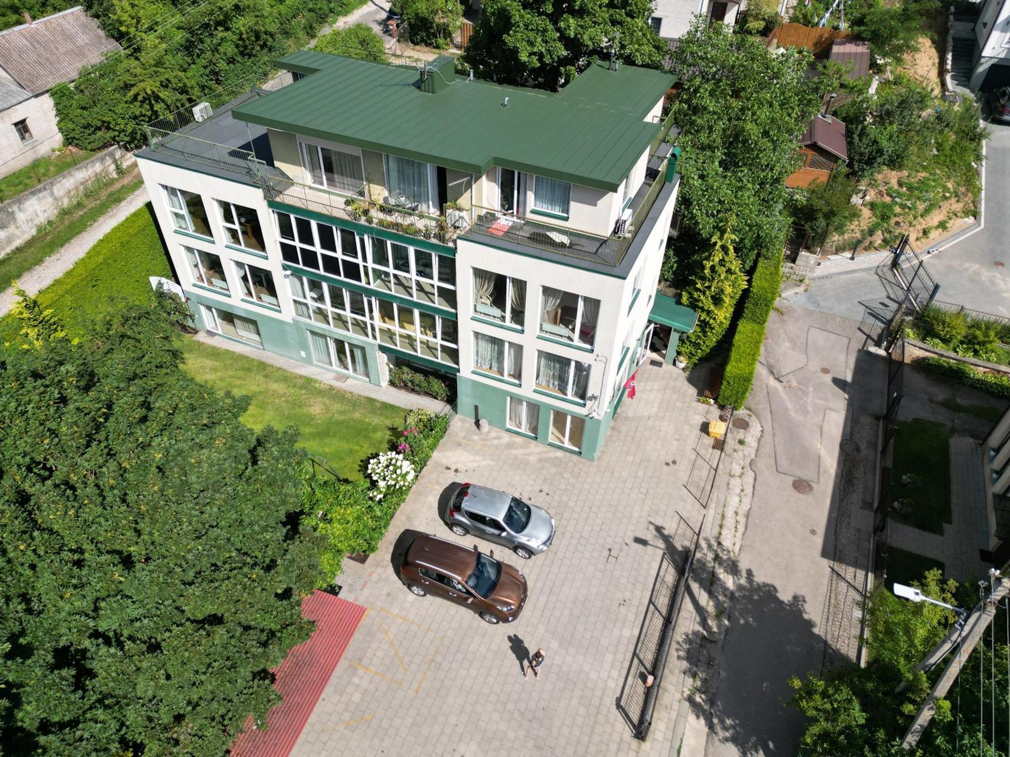 Cozy Garden Free Parking Apartment วิลนีอุส ภายนอก รูปภาพ