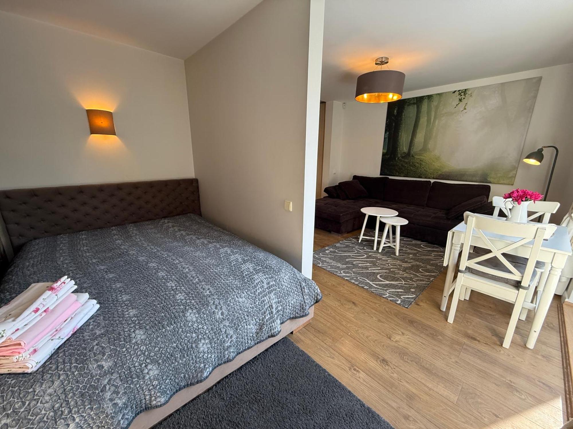 Cozy Garden Free Parking Apartment วิลนีอุส ภายนอก รูปภาพ