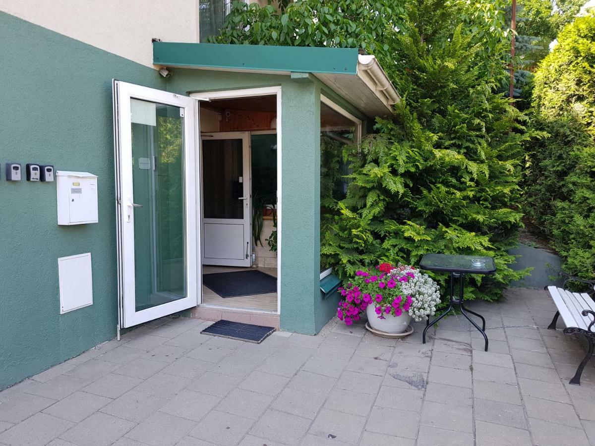 Cozy Garden Free Parking Apartment วิลนีอุส ภายนอก รูปภาพ