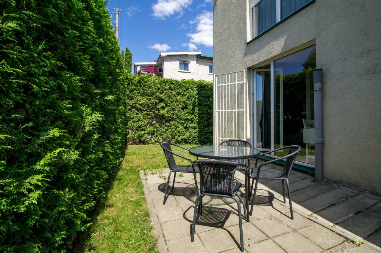 Cozy Garden Free Parking Apartment วิลนีอุส ภายนอก รูปภาพ
