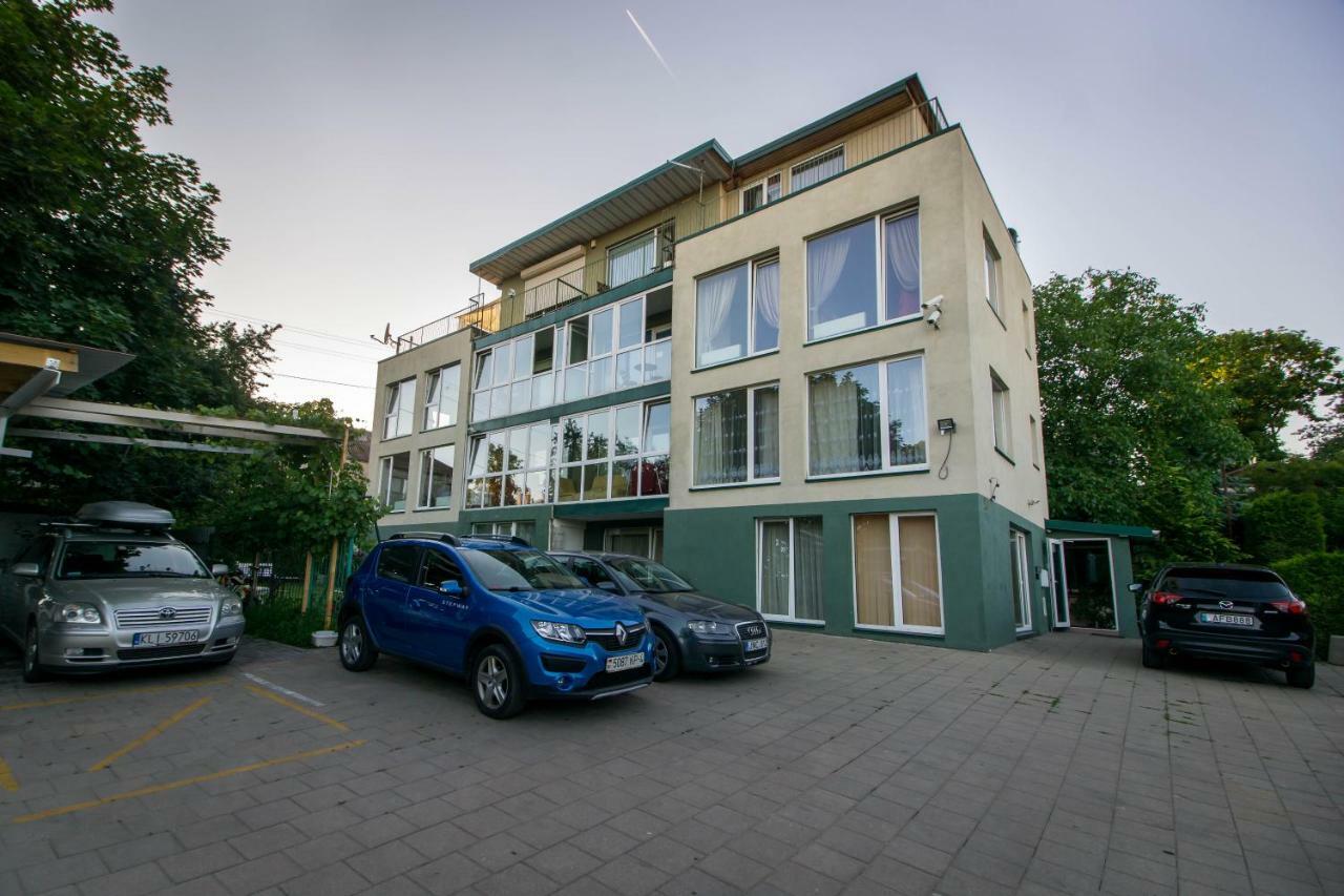 Cozy Garden Free Parking Apartment วิลนีอุส ภายนอก รูปภาพ